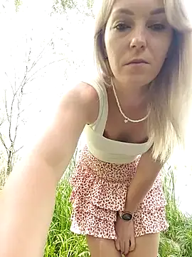 Yourblonde_69 Webcam show