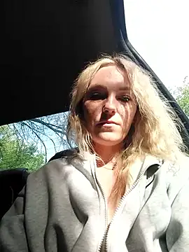 Yourblonde_69's Webcam Show