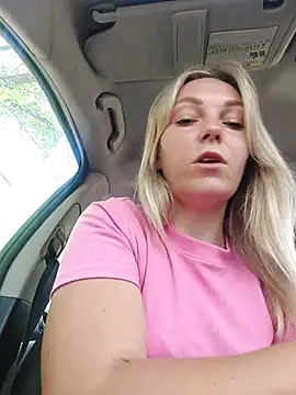 Yourblonde_69のウェブカメラショー