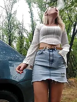 Yourblonde_69's Webcam Show