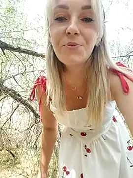 Yourblonde_69 webkamerás műsora