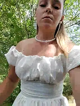Yourblonde_69: απευθείας συνομιλία ΧΧΧ