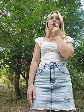 Yourblonde_69's Webcam Show