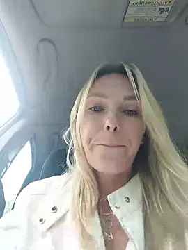 Yourblonde_69's Webcam Show
