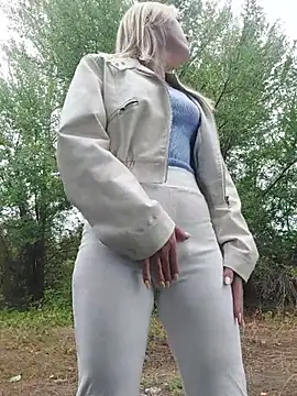 Yourblonde_69's Webcam Show