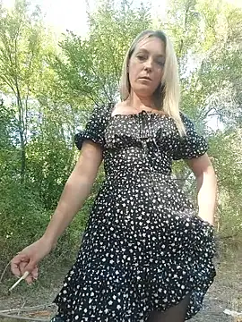 Yourblonde_69's Live XXX Chat