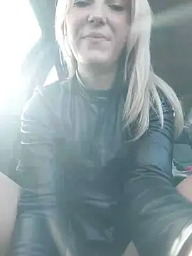 Yourblonde_69's Webcam Show