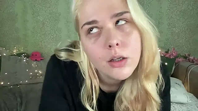 IvyLebelly's Live XXX Chat