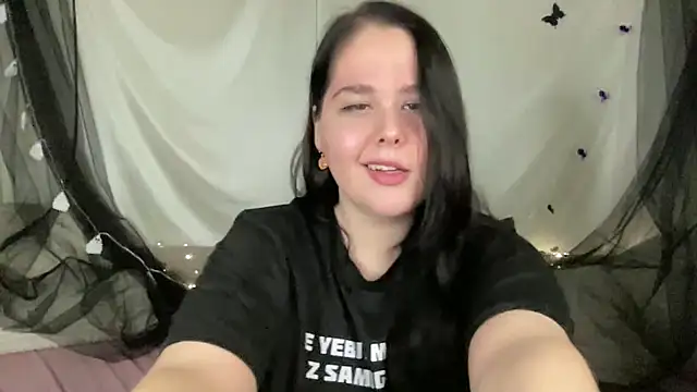 IvyLebelly Adlı Modelin Canlı XXX Sohbeti