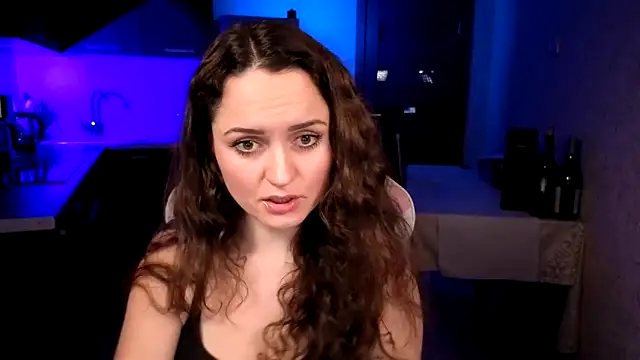 XXX chat uživo modela Cerann1