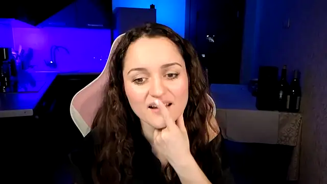 XXX chat uživo modela Cerann1