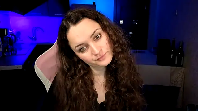XXX chat uživo modela Cerann1