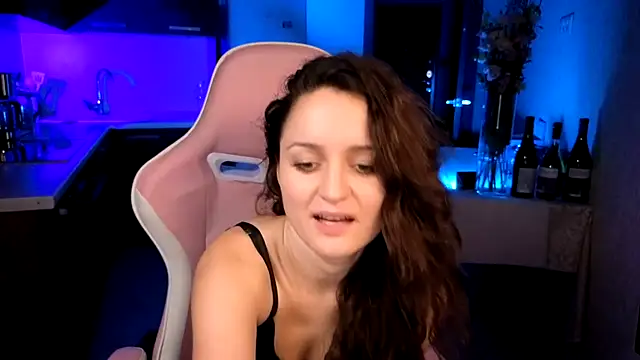 Cerann1 XXX чат на живо