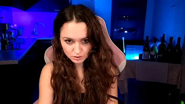 XXX chat uživo modela Cerann1