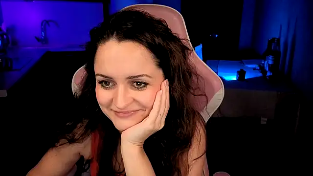 XXX chat uživo modela Cerann1