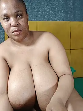 Show webcam de HugeTitisxx