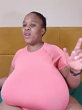 HugeTitisxx's Live XXX Chat