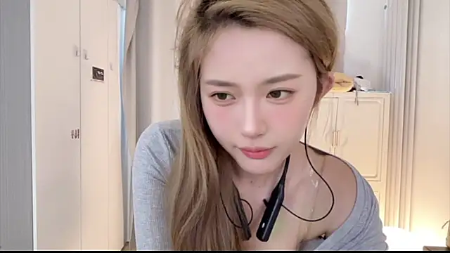 yiyi5588's Live XXX Chat