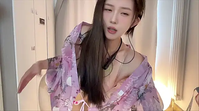 yiyi5588 网络视讯表演