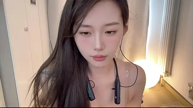 yiyi5588 在線直播表演