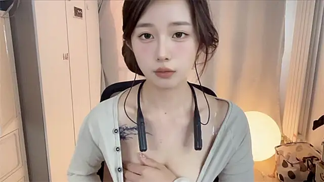 yiyi5588 网络视讯表演