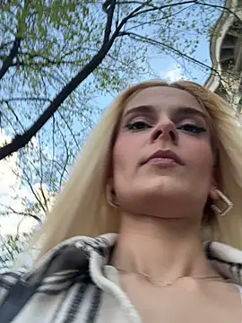 SelenaDaze Webcamshow