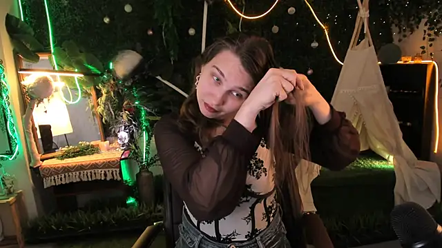TessaMill Chat XXX live