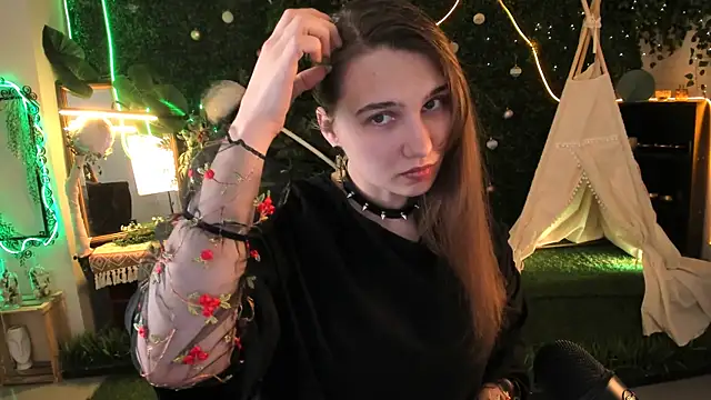 Chat +18 de TessaMill ao vivo