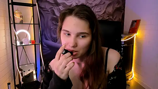TessaMill XXX чат на живо