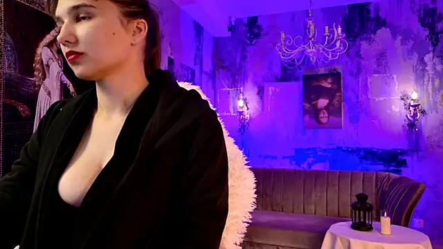 TessaMill Adlı Modelin Canlı XXX Sohbeti