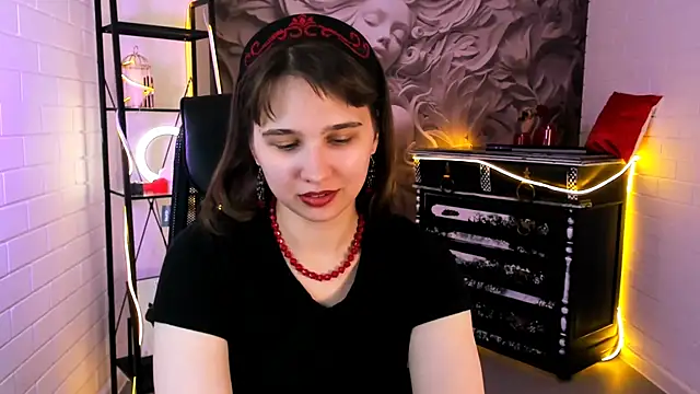 TessaMill: онлайн-секс-чат