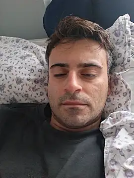 HugeTurkishCock 在線直播表演
