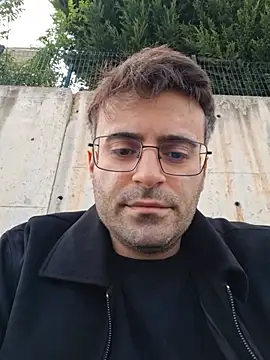 הופעת וובקאם של HugeTurkishCock