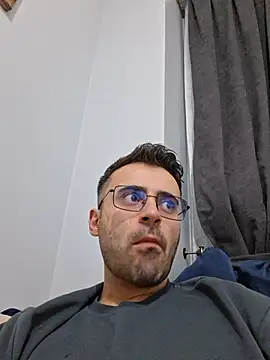 HugeTurkishCock 网络视讯表演