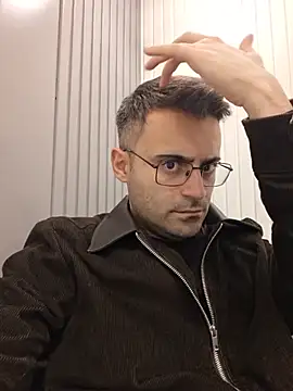 HugeTurkishCock Adlı Modelin Web Kamerası Şovu