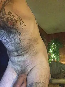 BlueCollarTattoos: вебкам-шоу