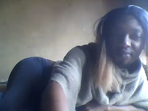 Blackhornybitc Show in webcam