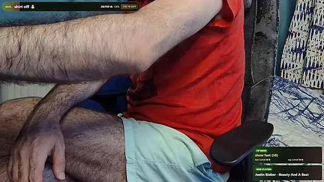 הופעת וובקאם של hairybearcb