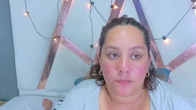 Chat +18 de JenaCooper_ ao vivo