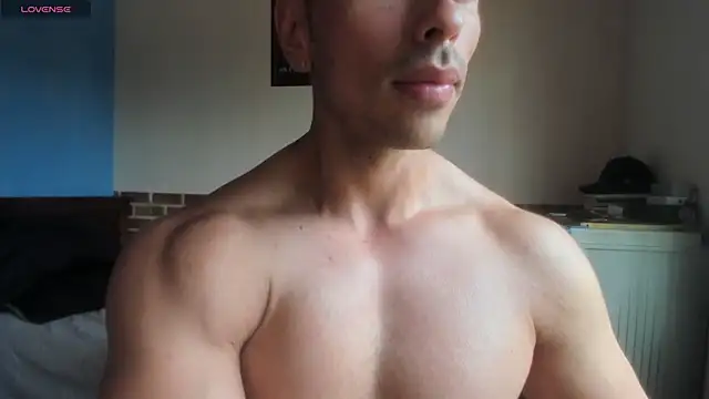 Show modela justinkarter na web-kameri