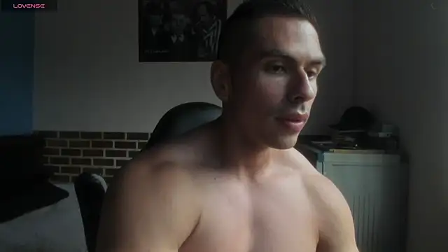 Show modela justinkarter na web-kameri