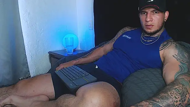Show modela Shane_Clay na web-kameri