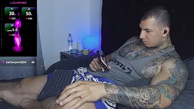 Shane_Clay Show in webcam