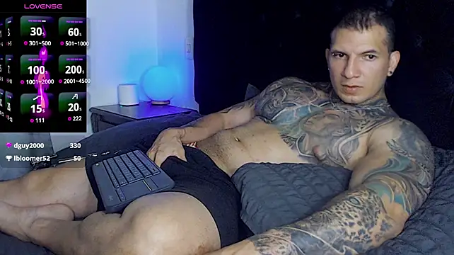XXX chat uživo modela Shane_Clay