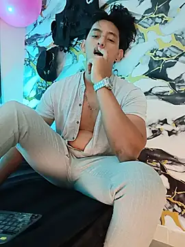 Hiroshi_Shen Show in webcam