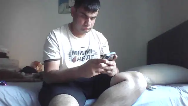 הופעת וובקאם של HotwifeAvcisiOlgunAdam