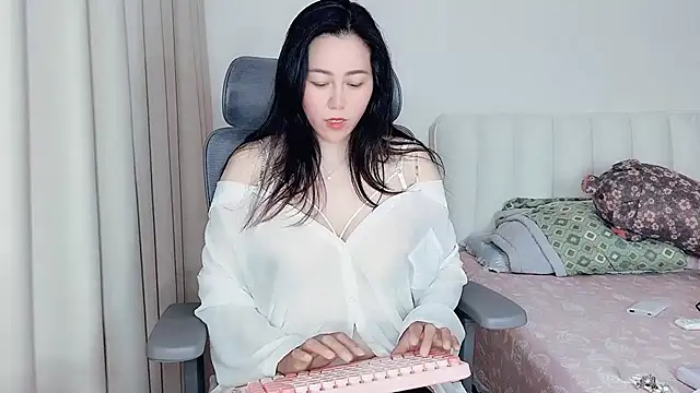 Eve5215 网络视讯表演
