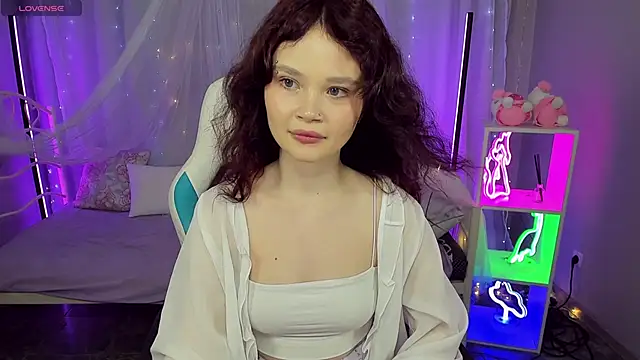 EmilyChaves 现场XXX聊天