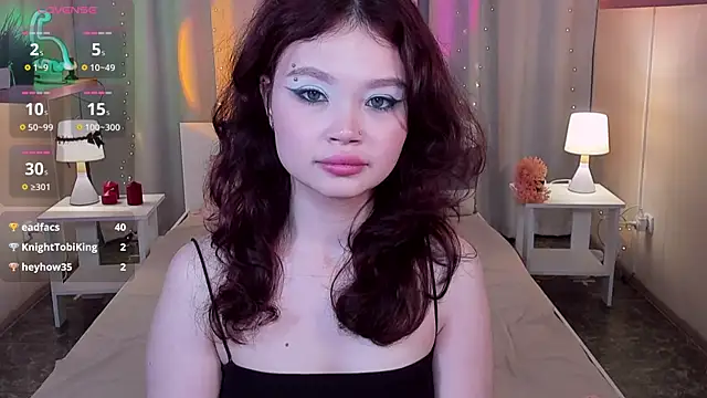 EmilyChaves Adlı Modelin Canlı XXX Sohbeti