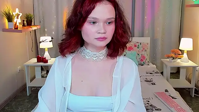 EmilyChaves XXX чат на живо